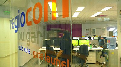 Seit 10 Jahren ein Erfolgskonzept - der snt-regiocom Kundenservice und das Hybridmodell.